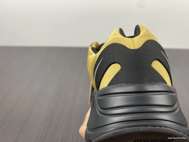 Boost 'Honey GZ0717 Yeezy 700 Flux' MNVN 0713